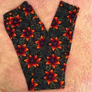 Lularoe Rapunzel flower leggings